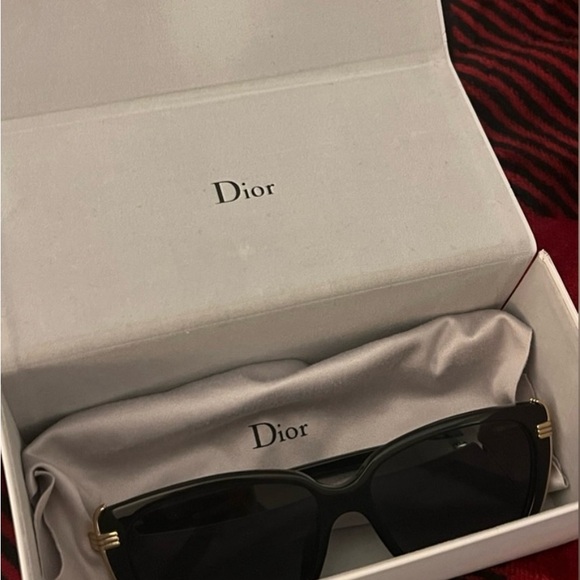 Christian Dior Black Shades with gold hardware COA included + case and cloth - Picture 14 of 16